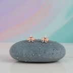 Eluria Gold Bow Stud Earrings